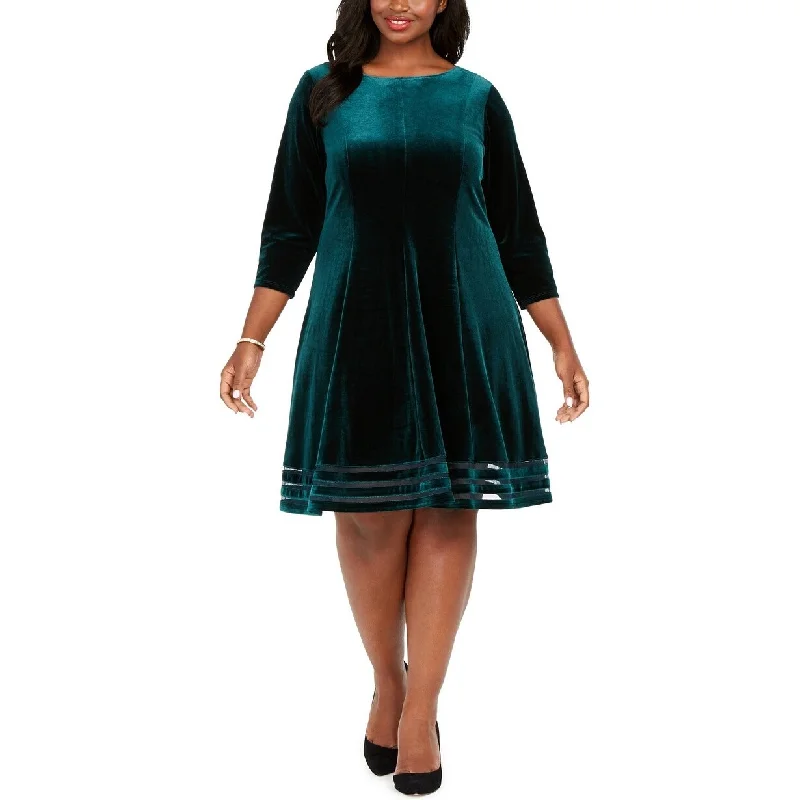 Women's Casual Brunch Print Dresses-Jessica Howard Women's Plus Size Velvet Illusion Dress Hun Size 24