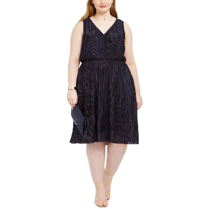 Women's Casual Bodycon Dresses-Love Squared Women's Trendy Pleated Surplice Dress Navy Size 2X