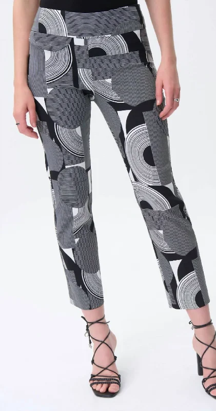 Women's Concert Pants-Geometric Print Cropped Pants In Vanilla Black